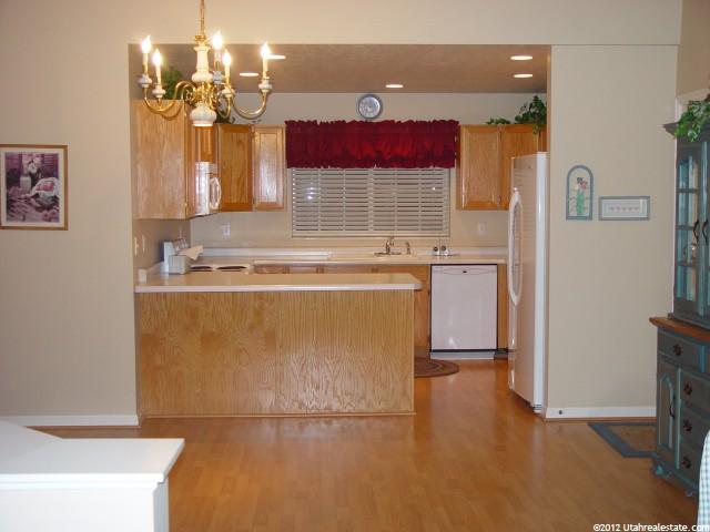 183 W 200 N, Centerville, UT 84014 — photo 2
