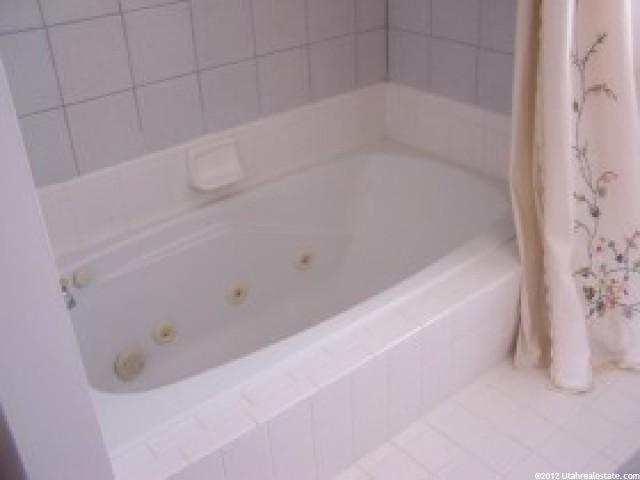 8585 S 40 E, Sandy, UT 84070 — photo 5
