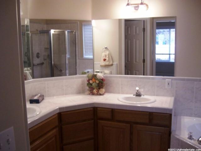 569 E 2350 N, North Ogden, UT 84414 — photo 8