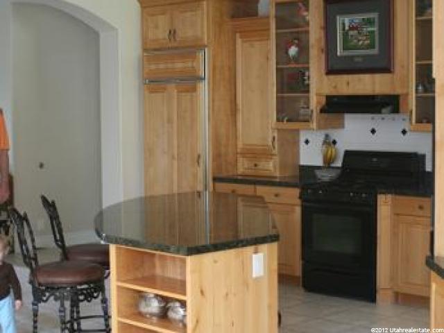 877 Signal Hl, Fruit Heights, UT 84037 — photo 12
