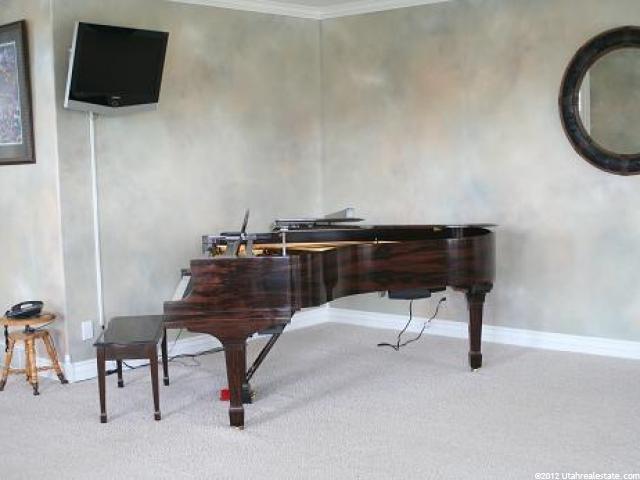 877 Signal Hl, Fruit Heights, UT 84037 — photo 5