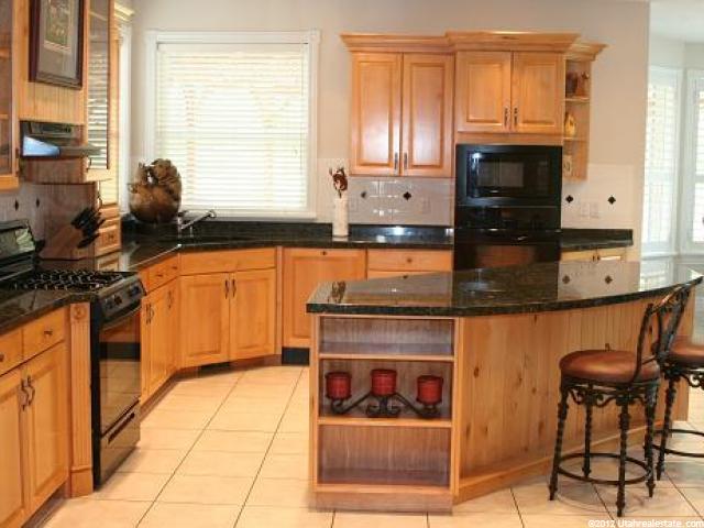 877 Signal Hl, Fruit Heights, UT 84037 — photo 9