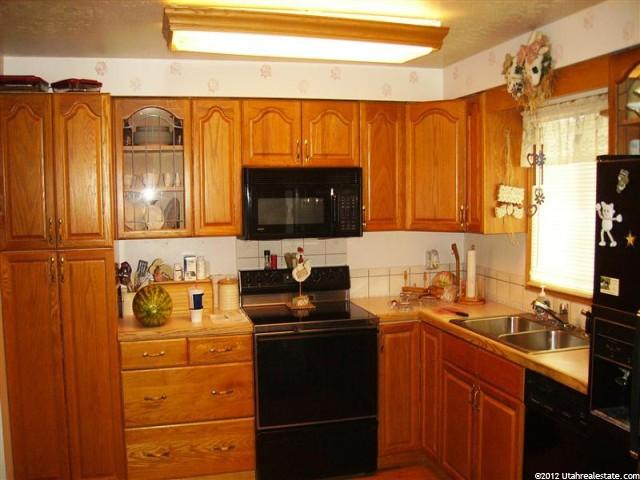 5647 S 3925 W, Roy, UT 84067 — photo 2