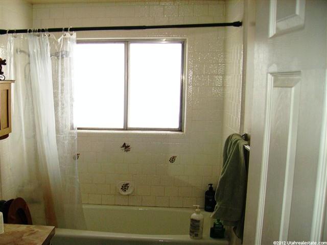 5647 S 3925 W, Roy, UT 84067 — photo 9