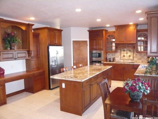 561 Tanglewood Loop, North Salt Lake, UT 84054 — photo 2