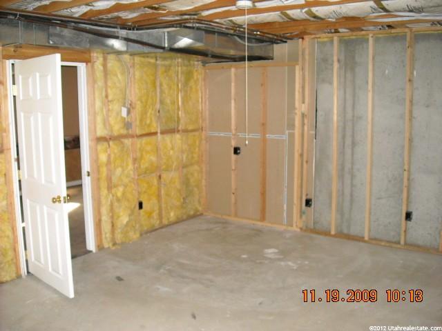 1374 N 2890 W, Clinton, UT 84015 — photo 8