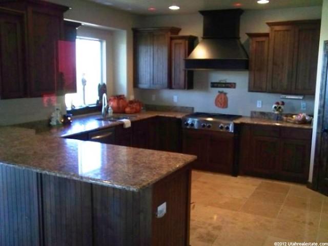 696 S Eaglepointe Dr, North Salt Lake, UT 84054 — photo 2