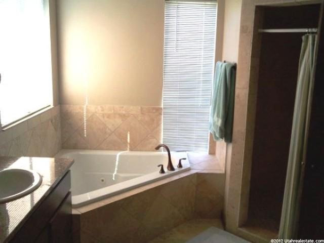 696 S Eaglepointe Dr, North Salt Lake, UT 84054 — photo 6