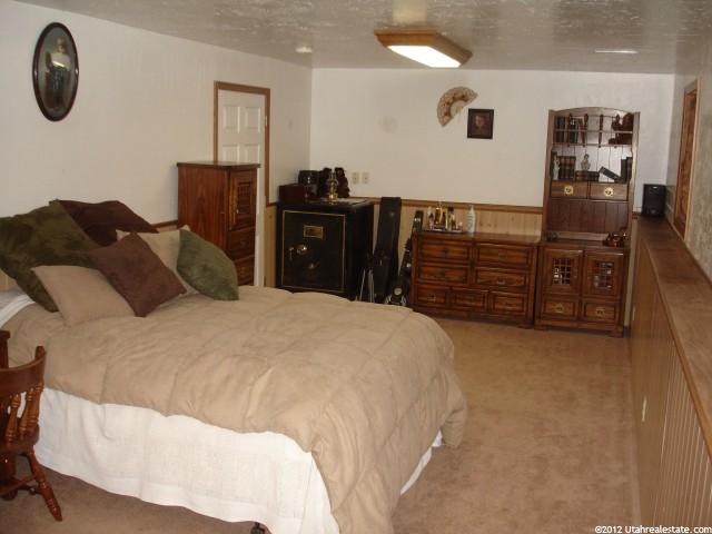 5568 S 3925 W, Roy, UT 84067 — photo 10