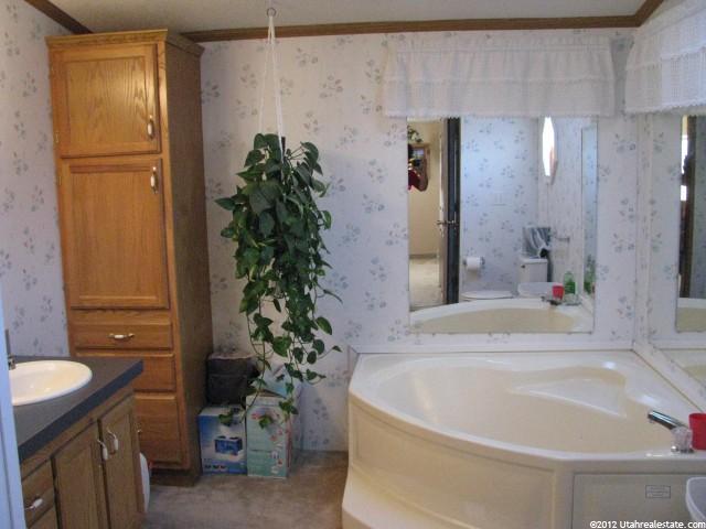 3397 S Vernal Ave, Vernal, UT 84078 — photo 2