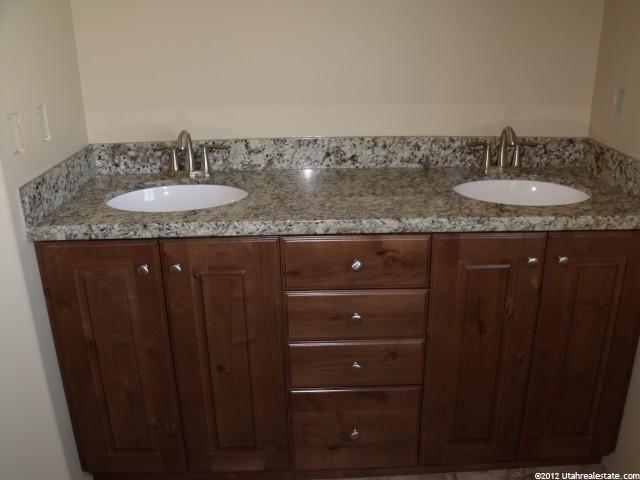 1626 N 150 E, Layton, UT 84041 — photo 9