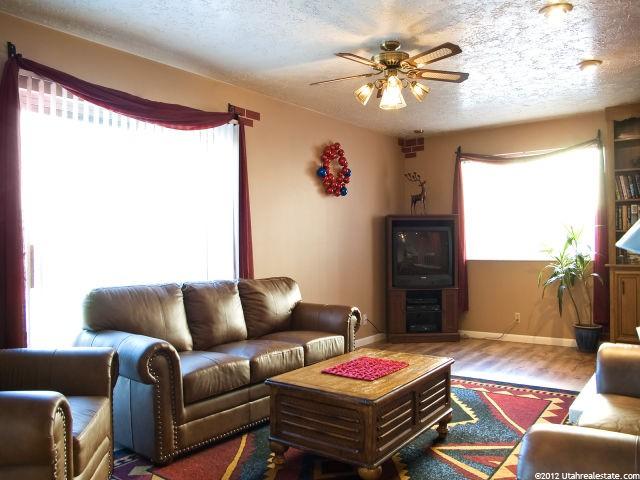 931 Green Oaks Dr, Bountiful, UT 84010 — photo 2