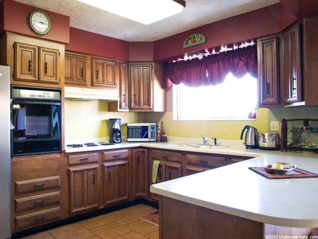 931 Green Oaks Dr, Bountiful, UT 84010 — photo 4