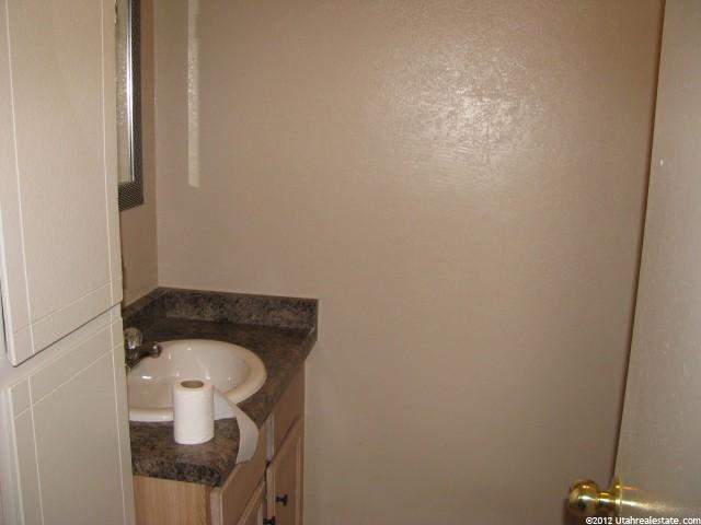 72 E 600 S, Vernal, UT 84078 — photo 8