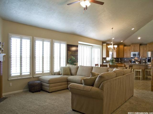 1104 S Emry Ct, Fruit Heights, UT 84037 — photo 4