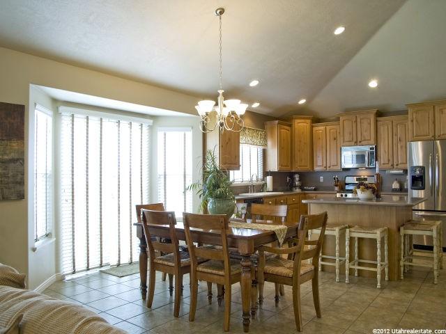 1104 S Emry Ct, Fruit Heights, UT 84037 — photo 5