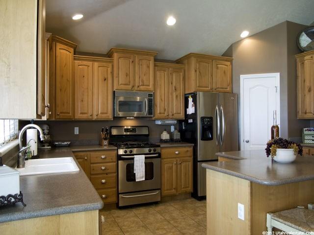 1104 S Emry Ct, Fruit Heights, UT 84037 — photo 6