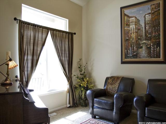 1104 S Emry Ct, Fruit Heights, UT 84037 — photo 2