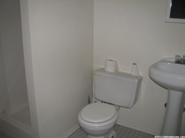 121 W 2100 N, Sunset, UT 84015 — photo 8