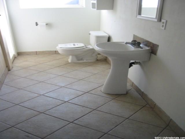 8203 S Bryce Dr, Sandy, UT 84070 — photo 4