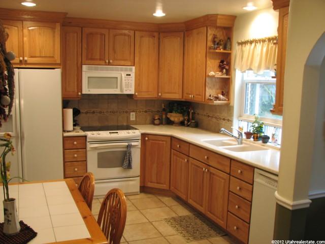 4755 S Rainbow Dr E, Murray, UT 84107 — photo 3