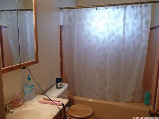 827 S 600 E, River Heights, UT 84321 — photo 9