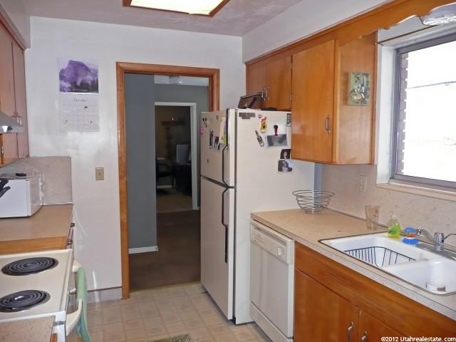 827 S 600 E, River Heights, UT 84321 — photo 4