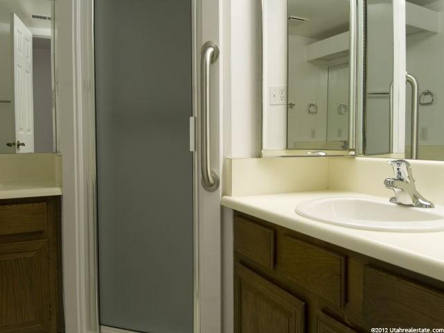 600 E Marshwood Ln #B, Murray, UT 84107 — photo 9