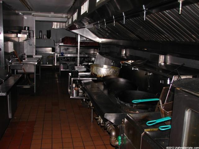 461 N Main St, Logan, UT 84321 — photo 8