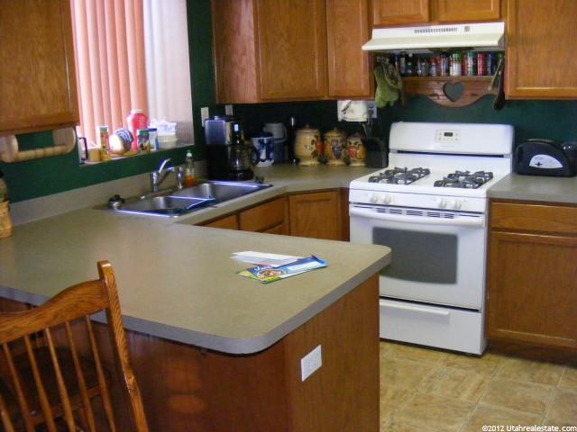866 E Village Rd, Ogden, UT 84404 — photo 3