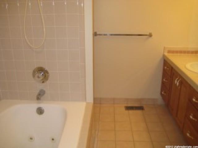 976 S 400 E, Centerville, UT 84014 — photo 9