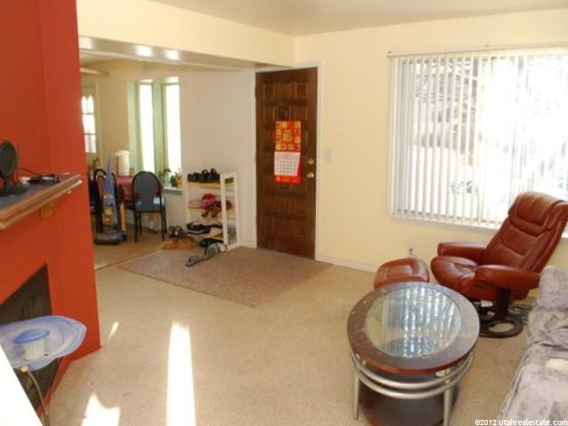 561 E Cobblestone Dr, Midvale, UT 84047 — photo 2