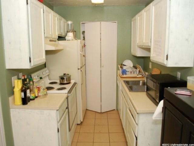 561 E Cobblestone Dr, Midvale, UT 84047 — photo 4