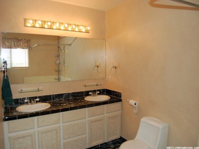 350 W 1950 N, Centerville, UT 84014 — photo 6