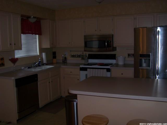 284 N 500 W, Clearfield, UT 84015 — photo 2
