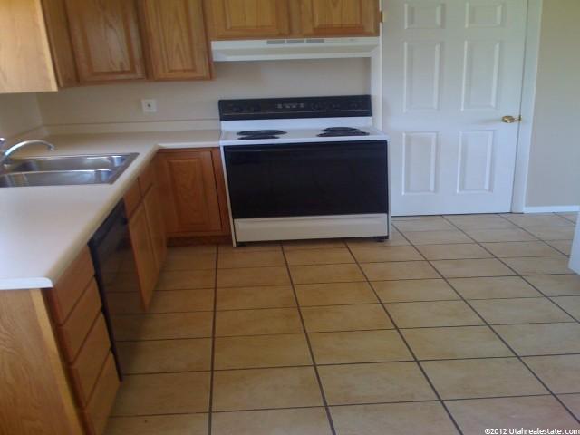 1316 Marilyn Dr, Syracuse, UT 84075 — photo 2