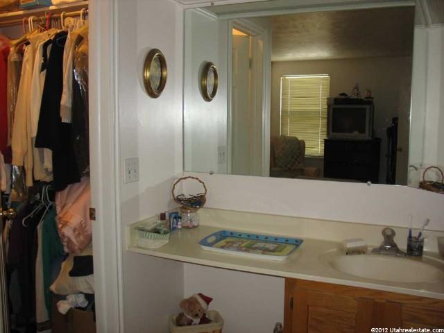 765 E Gables St, Midvale, UT 84047 — photo 10