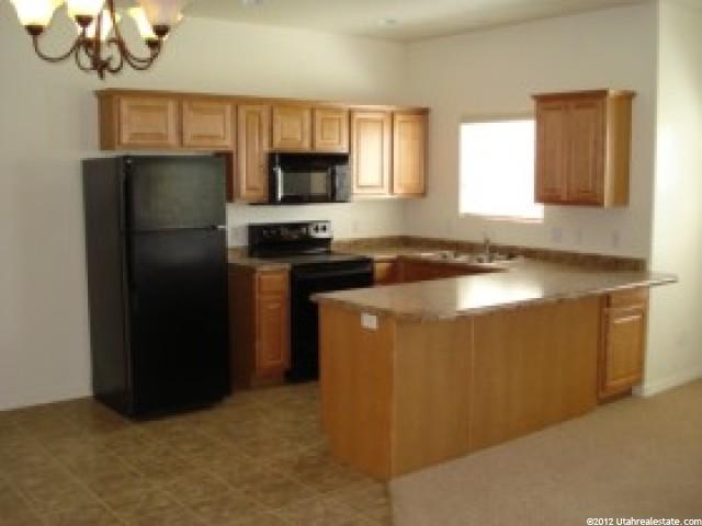385 E 700 S #F, Vernal, UT 84078 — photo 2
