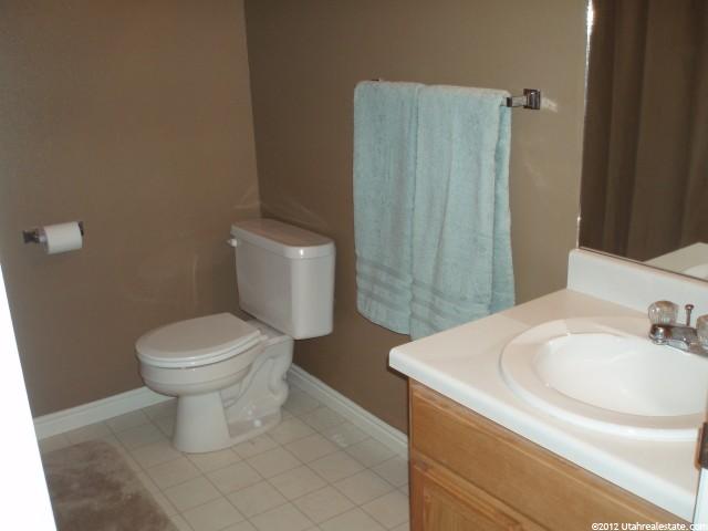 1092 S 1050 W, Woods Cross, UT 84087 — photo 9