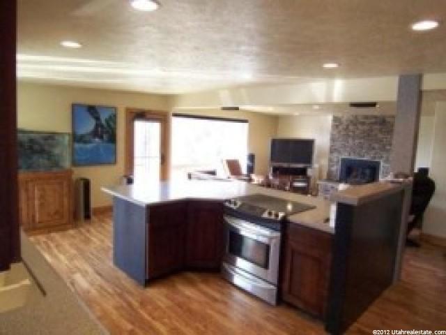 880 E Crocus Cir, Sandy, UT 84094 — photo 3