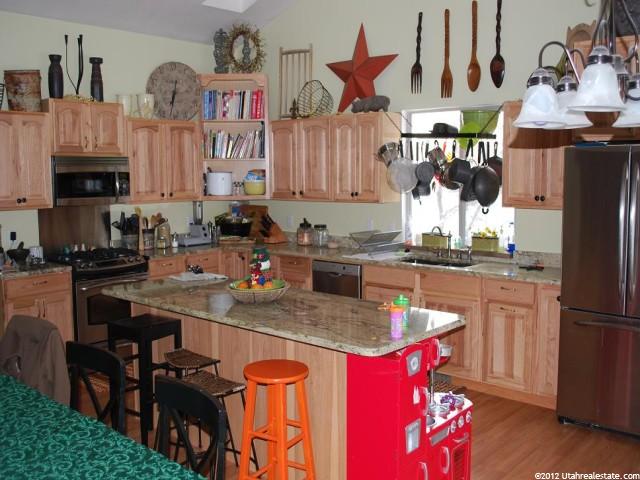 654 E 3225 N, North Ogden, UT 84414 — photo 6
