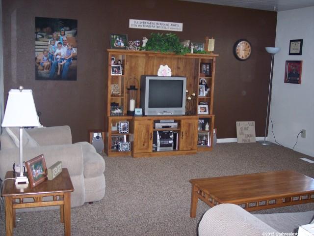 581 E Main St, Grantsville, UT 84029 — photo 2