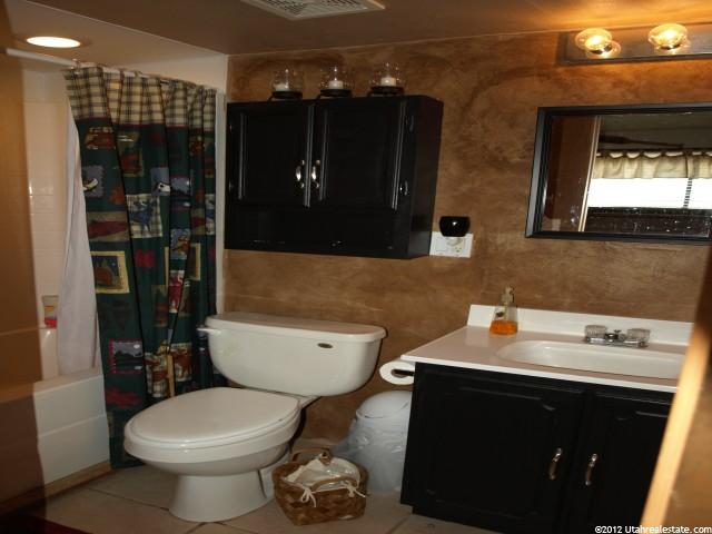 581 E Main St, Grantsville, UT 84029 — photo 5