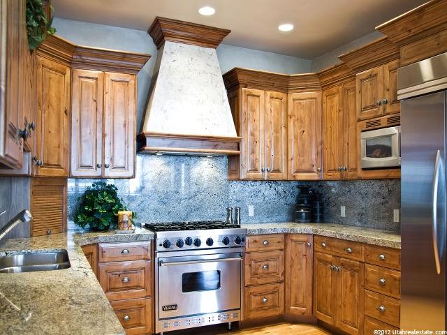 10227 Grayboulder Ct, Sandy, UT 84092 — photo 4