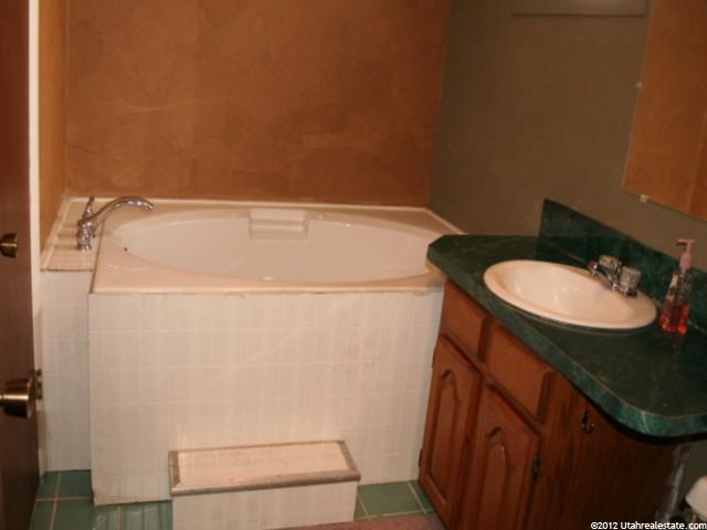 697 E Maple St S, South Ogden, UT 84403 — photo 12