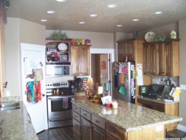 864 S 300 E, Farmington, UT 84025 — photo 3