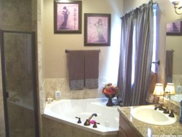 864 S 300 E, Farmington, UT 84025 — photo 9