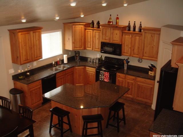 154 N 875 W, Clearfield, UT 84015 — photo 2