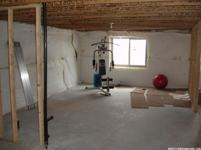 154 N 875 W, Clearfield, UT 84015 — photo 8