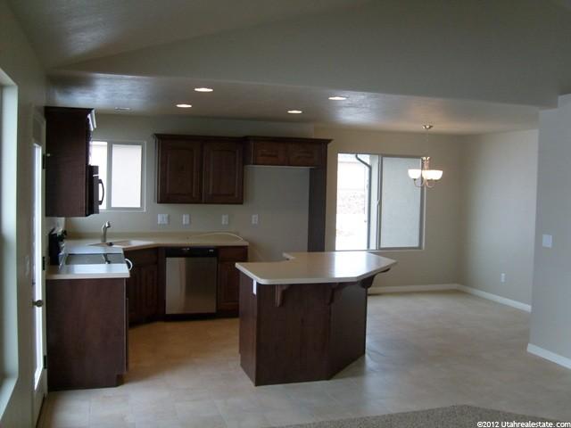 1378 W 2340 N, Clinton, UT 84015 — photo 4